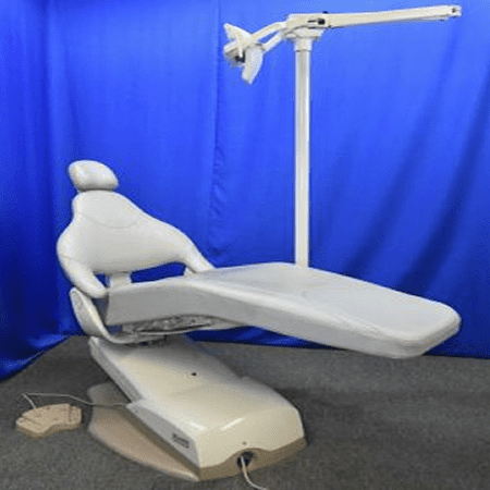 Midmark Ultracomfort Chair with Pelton & Crane Light